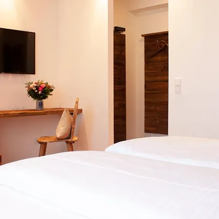 Almwirt 3* Haar (Munich)