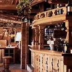 Hotel Almwirt Haar (Munich)