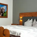 Hotel Almwirt 3*