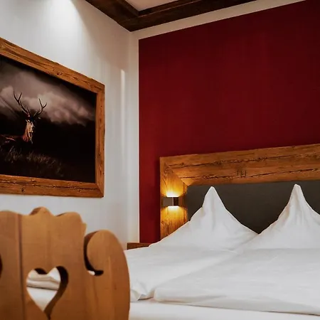 阿尔姆维尔特酒店 3* 哈尔