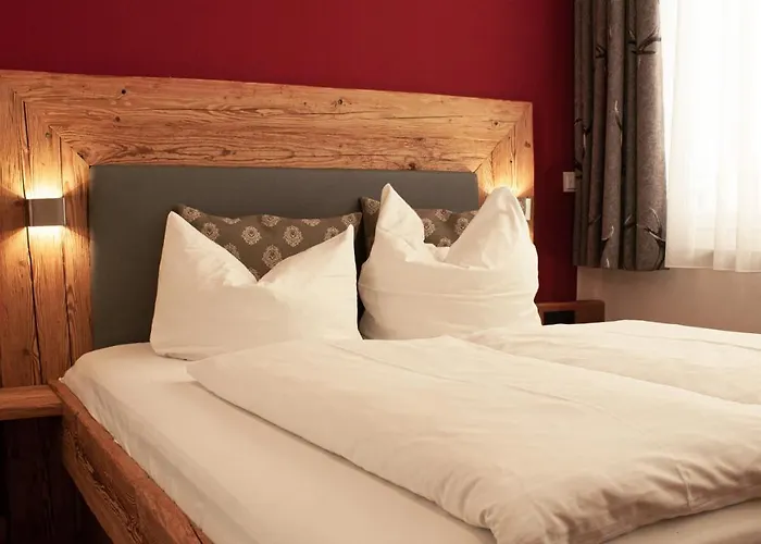 Hotel Almwirt Haar (Munich)