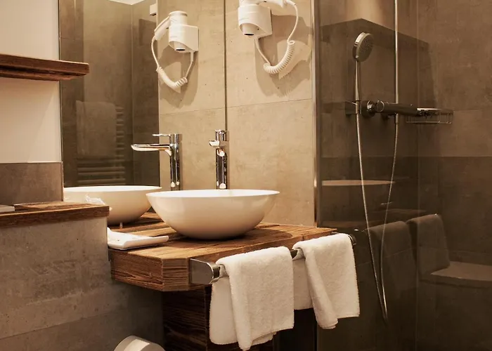 Hotel Almwirt Haar (Munich)